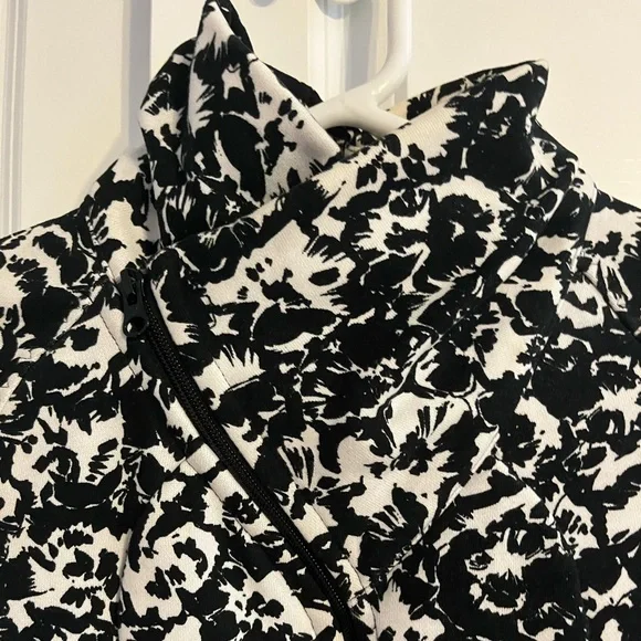 Lululemon zip up cowl neck sweatshirt size 4 - Picture 4 of 7